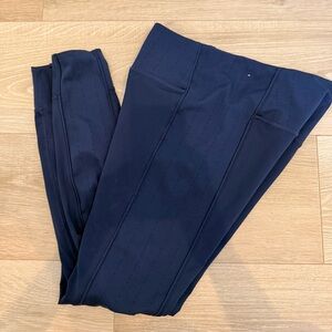 Navy NIKE Dri-fit leggings Small - Nike logo details
